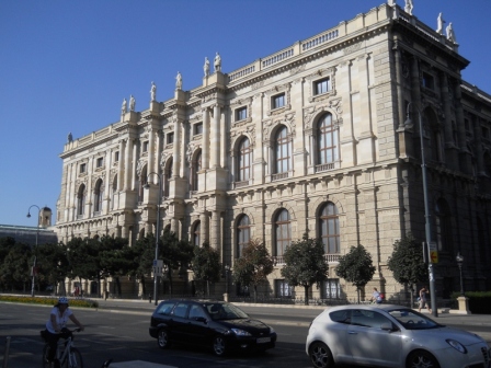 Palazzo del centro - Palace in the center